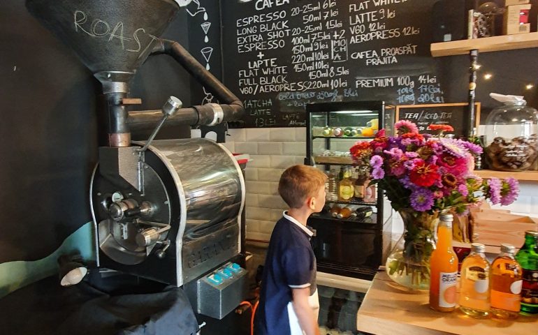 https://karpatiaettermek.hu/wp-content/uploads/2021/09/Brasso-Croitoria-de-cafea-Kavezo-1-770x480.jpg