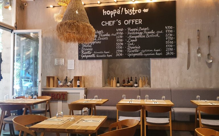 https://karpatiaettermek.hu/wp-content/uploads/2021/09/Budapest-Hoppa-bisztro-2-770x480.jpg