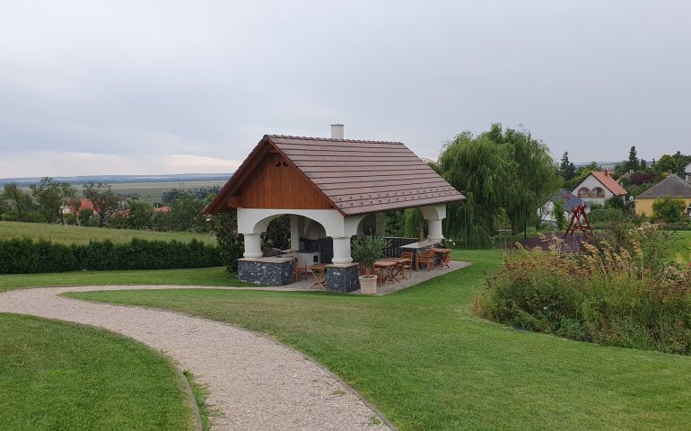 https://karpatiaettermek.hu/wp-content/uploads/2021/09/Csor-Fiastyuk-Etterem-10-770x480.jpg