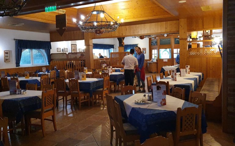 https://karpatiaettermek.hu/wp-content/uploads/2021/09/Fertomeggyes-Andreas-Csarda-8-770x480.jpg