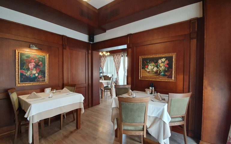 https://karpatiaettermek.hu/wp-content/uploads/2021/09/Marosvasarhely-Osteria-del-Dottore-Etterem-3-770x480.jpg