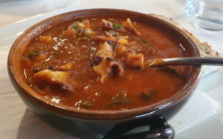 https://karpatiaettermek.hu/wp-content/uploads/2021/09/Marosvasarhely-Osteria-del-Dottore-Etterem-5-770x480.jpg