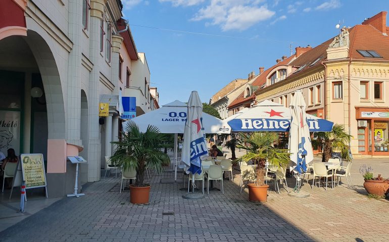 https://karpatiaettermek.hu/wp-content/uploads/2021/09/Mohacs-Fogpifkalo-Burgerezo-1-770x480.jpg