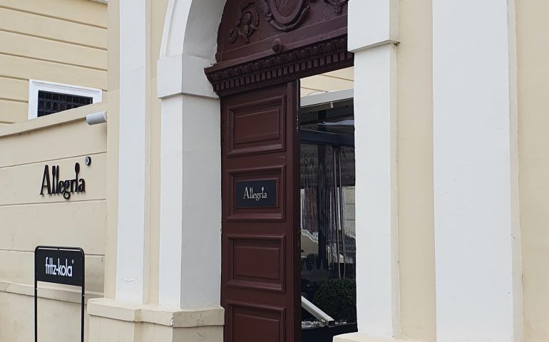 https://karpatiaettermek.hu/wp-content/uploads/2021/09/Nagyvarad-Allegria-Etterem-2-770x480.jpg
