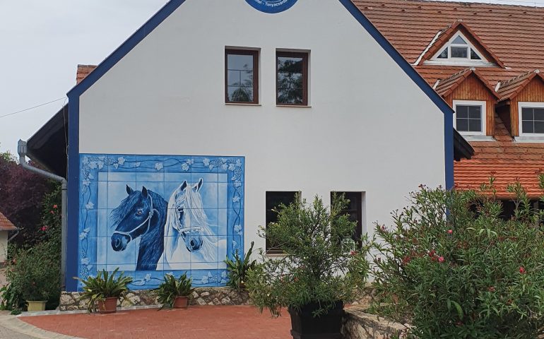 https://karpatiaettermek.hu/wp-content/uploads/2021/09/Nyul-Szel-fiai-Etterem-1-770x480.jpg