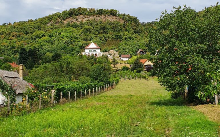 Villa Kabala K rp t Medence ttermei