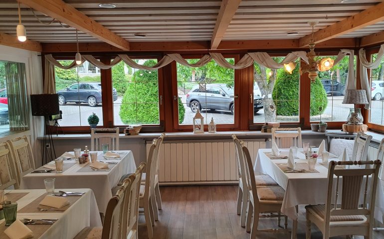 https://karpatiaettermek.hu/wp-content/uploads/2021/09/Veszprem-Nosztalgia-etterem-8-770x480.jpg