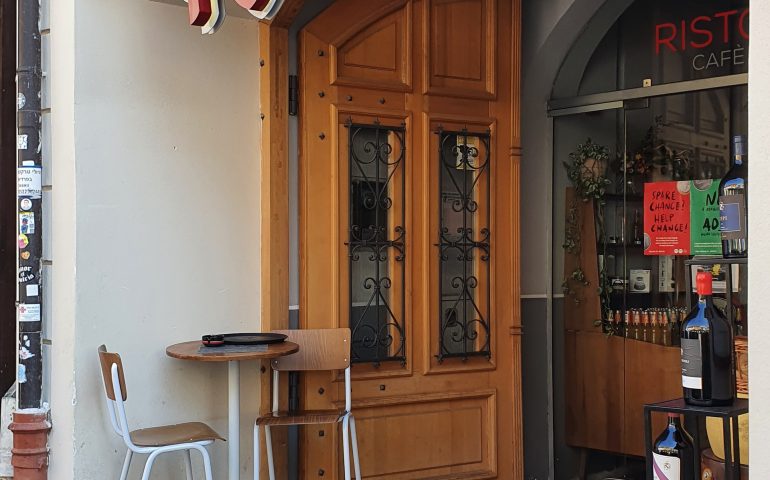 https://karpatiaettermek.hu/wp-content/uploads/2021/10/Brasso-Massimo-Etterem-Cukraszda-es-Kavezo-1-770x480.jpg