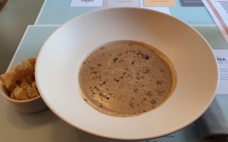 https://karpatiaettermek.hu/wp-content/uploads/2021/10/Brasso-Massimo-Etterem-Cukraszda-es-Kavezo-6-770x480.jpg