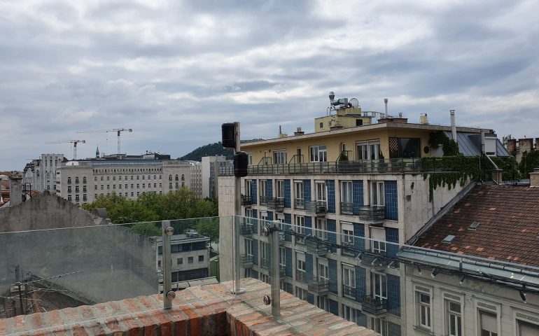 https://karpatiaettermek.hu/wp-content/uploads/2021/10/Budapest-High-Note-Sky-Bar-Etterem-3-770x480.jpg