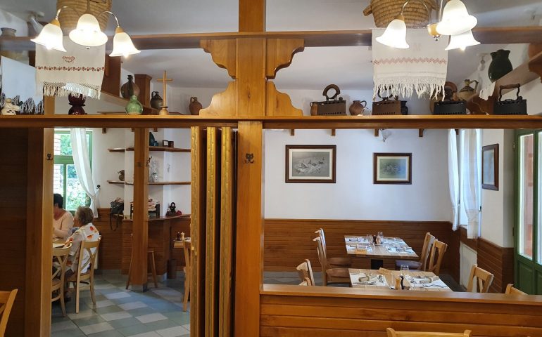 https://karpatiaettermek.hu/wp-content/uploads/2021/10/Kozard-Vadvirag-Etterem-5-770x480.jpg