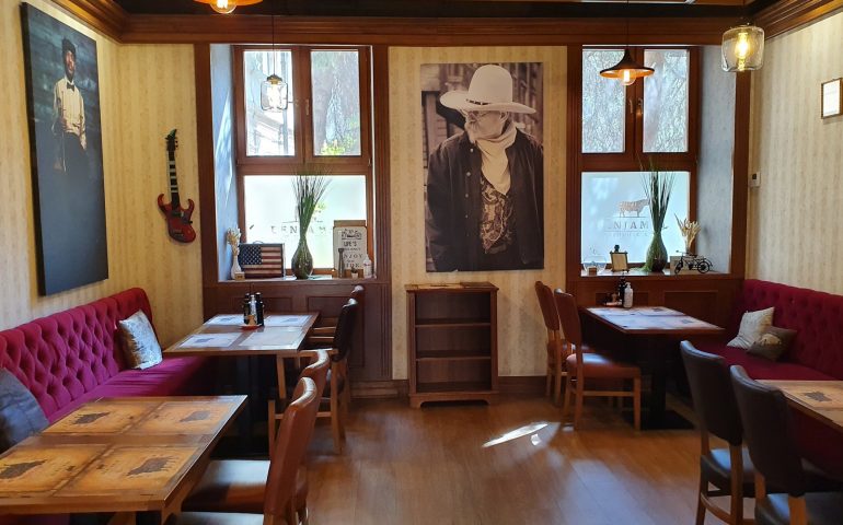 https://karpatiaettermek.hu/wp-content/uploads/2021/10/Nagyszeben-Benjamin-Steak-House-es-Bar-Etterem-2-770x480.jpg