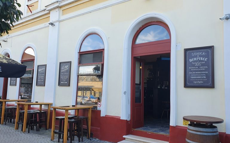 https://karpatiaettermek.hu/wp-content/uploads/2021/11/Baja-Borbistro-pub-3-770x480.jpg