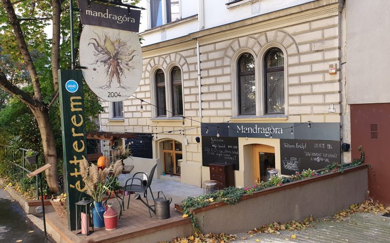 https://karpatiaettermek.hu/wp-content/uploads/2021/11/Budapest-Mandragora-Etterem-1-770x480.jpg