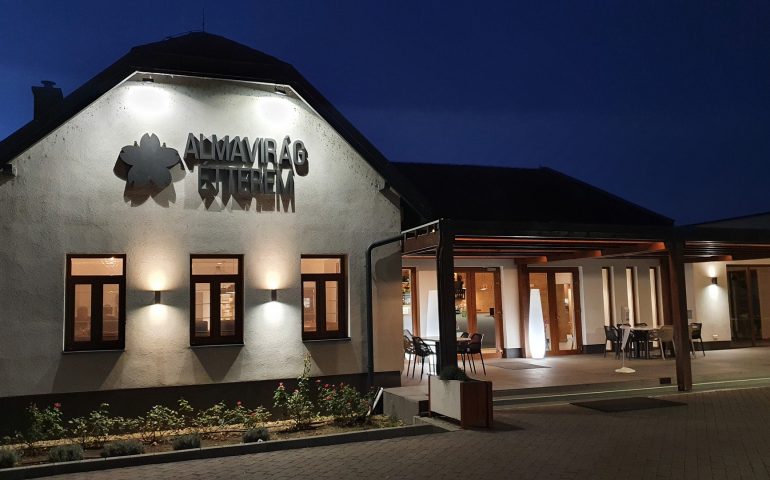 https://karpatiaettermek.hu/wp-content/uploads/2021/11/Derecske-Almavirag-Etterem-2-770x480.jpg