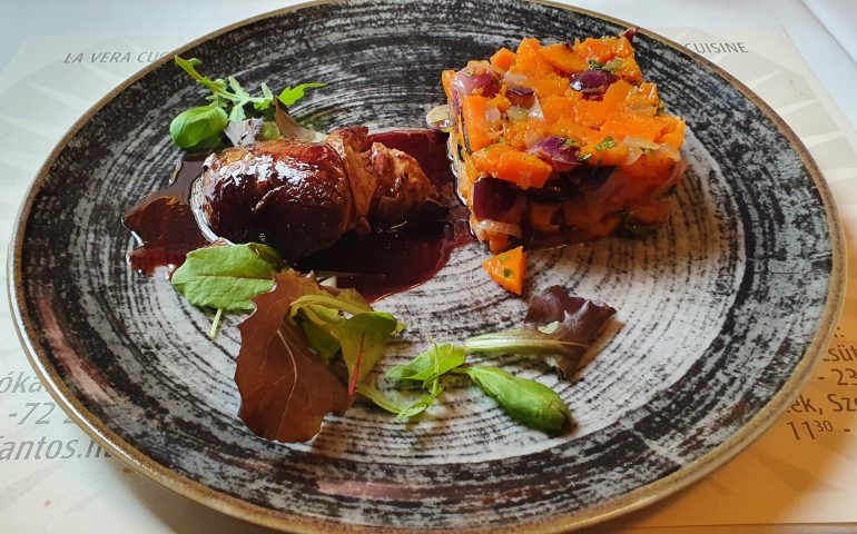 https://karpatiaettermek.hu/wp-content/uploads/2021/11/Pecs-Elefantos-haz-Etterem-es-Pizzeria-6-770x480.jpg
