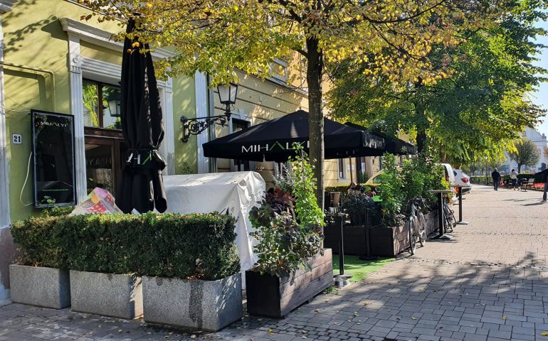 https://karpatiaettermek.hu/wp-content/uploads/2021/11/Vac-Mihalyi-Cukraszda-2-770x480.jpg