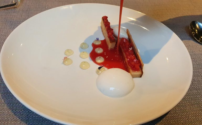 https://karpatiaettermek.hu/wp-content/uploads/2022/01/Budapest-Caviar-and-bull-Etterem-10-770x480.jpg