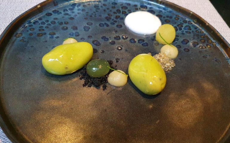 https://karpatiaettermek.hu/wp-content/uploads/2022/01/Budapest-Caviar-and-bull-Etterem-8-770x480.jpg