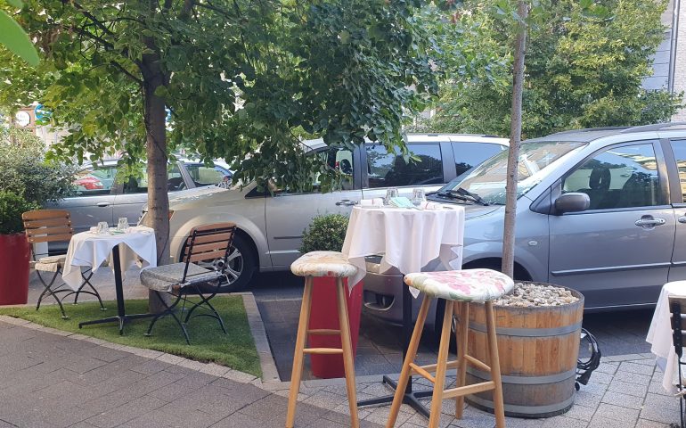 https://karpatiaettermek.hu/wp-content/uploads/2022/01/Budapest-Deryne-Bistro-2-770x480.jpg