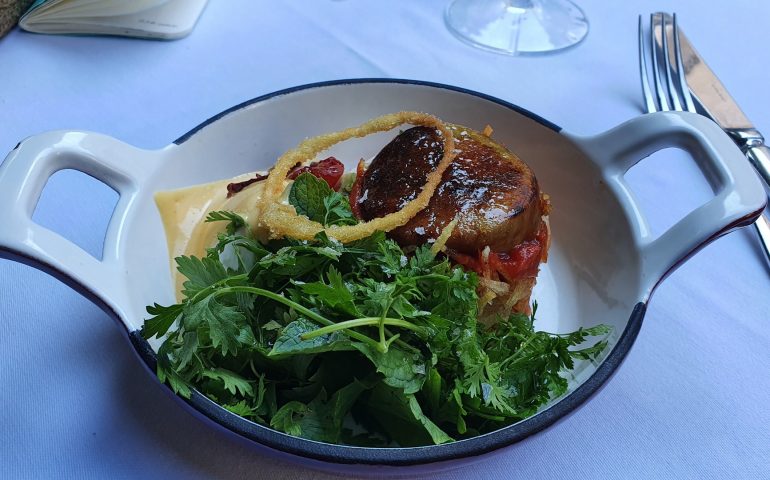 https://karpatiaettermek.hu/wp-content/uploads/2022/01/Budapest-Deryne-Bistro-3-770x480.jpg