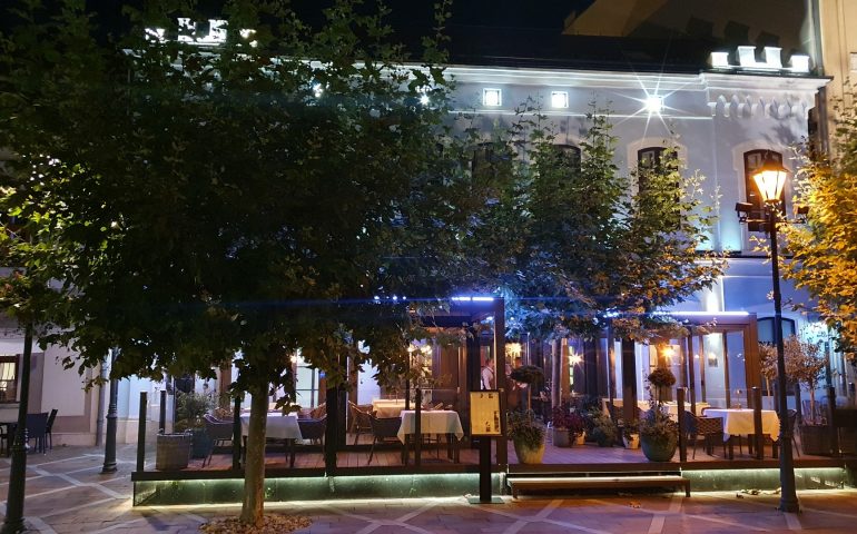 https://karpatiaettermek.hu/wp-content/uploads/2022/01/Esztergom-Bistro42-Etterem-11-770x480.jpg