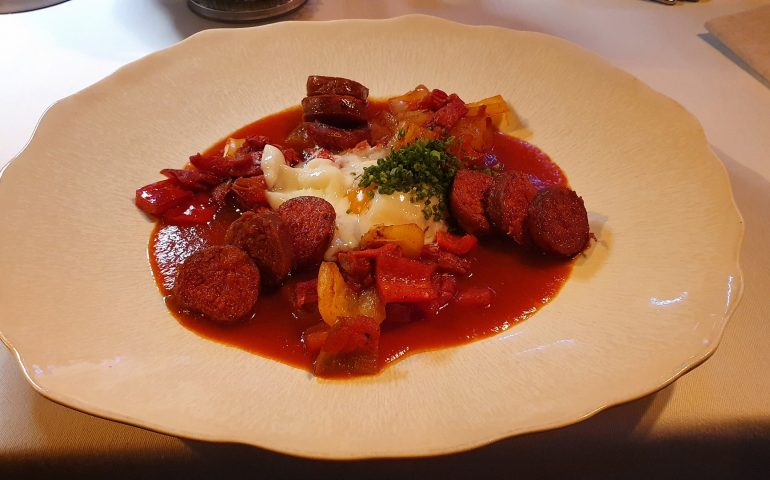 https://karpatiaettermek.hu/wp-content/uploads/2022/01/Esztergom-Bistro42-Etterem-6-770x480.jpg