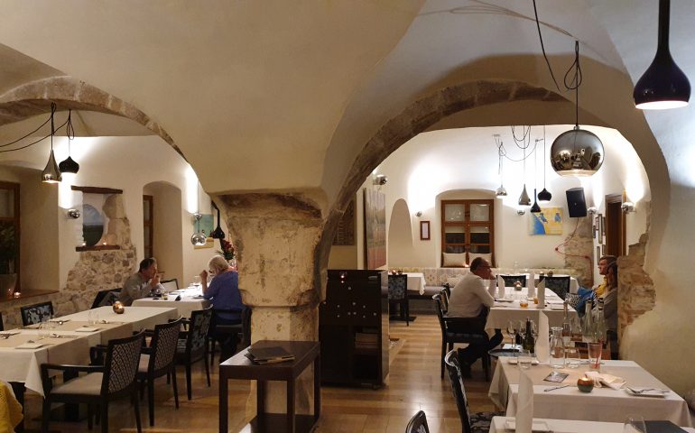 https://karpatiaettermek.hu/wp-content/uploads/2022/06/20211016_194642-770x480.jpg