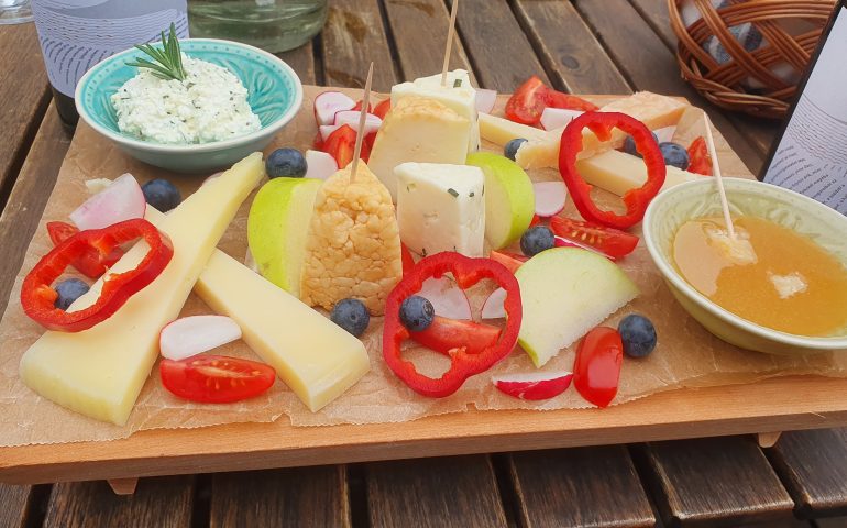 https://karpatiaettermek.hu/wp-content/uploads/2022/06/20220508_185431-770x480.jpg