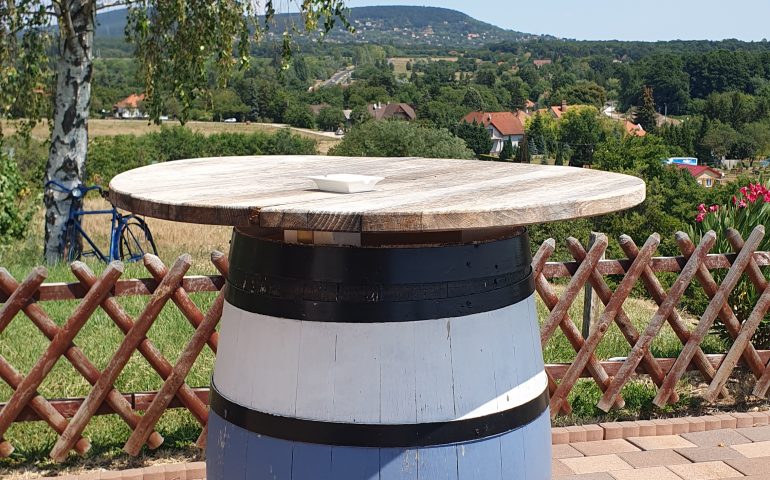 https://karpatiaettermek.hu/wp-content/uploads/2022/09/20220728_130641-770x480.jpg
