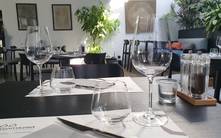 https://karpatiaettermek.hu/wp-content/uploads/2023/03/20220826_152812-770x480.jpg