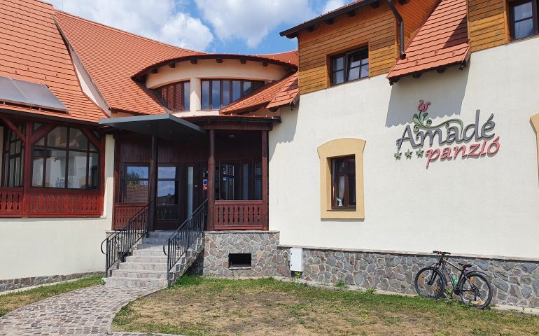 https://karpatiaettermek.hu/wp-content/uploads/2023/04/20220720_141050-770x480.jpg
