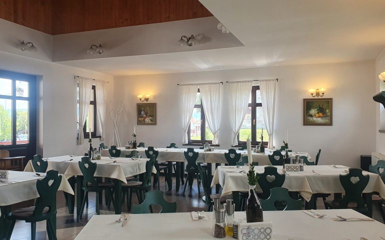 https://karpatiaettermek.hu/wp-content/uploads/2023/04/20220720_141308-770x480.jpg