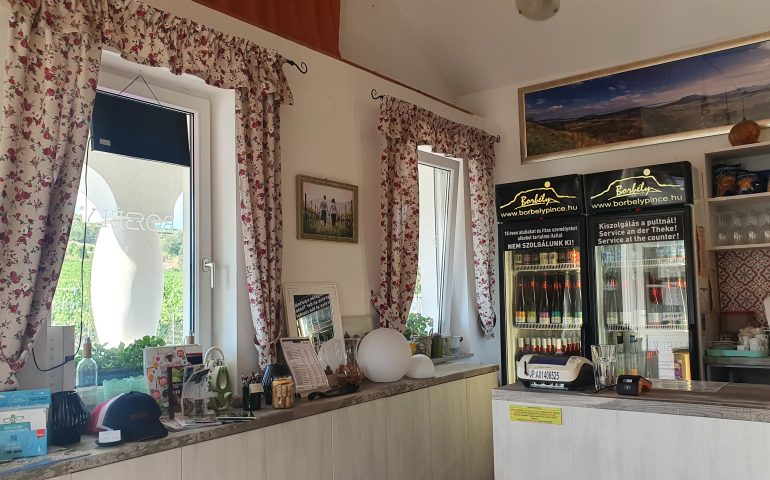 https://karpatiaettermek.hu/wp-content/uploads/2023/04/20220728_172819-770x480.jpg