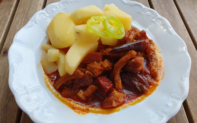 https://karpatiaettermek.hu/wp-content/uploads/2023/04/20220807_145952-770x480.jpg