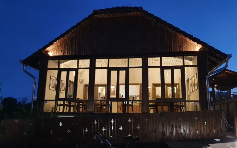 https://karpatiaettermek.hu/wp-content/uploads/2023/04/20220812_203014-770x480.jpg