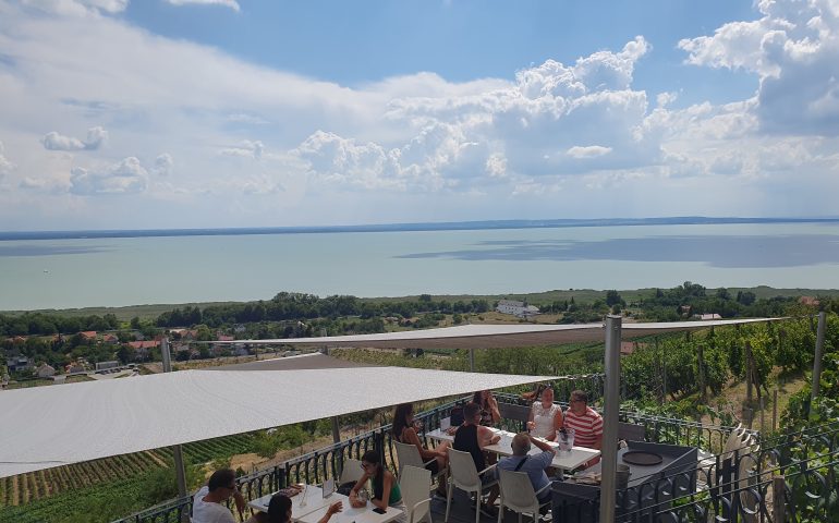 https://karpatiaettermek.hu/wp-content/uploads/2023/05/20220802_145110-770x480.jpg