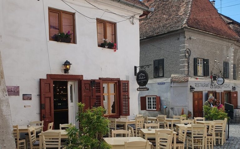 https://karpatiaettermek.hu/wp-content/uploads/2025/10/20250918_142513-1300-770x480.jpg